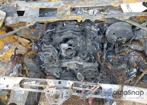 2017 Cadillac Escalade Luxury z USA, uszkodzony, nr VIN 1GYS4BKJ1HR329418